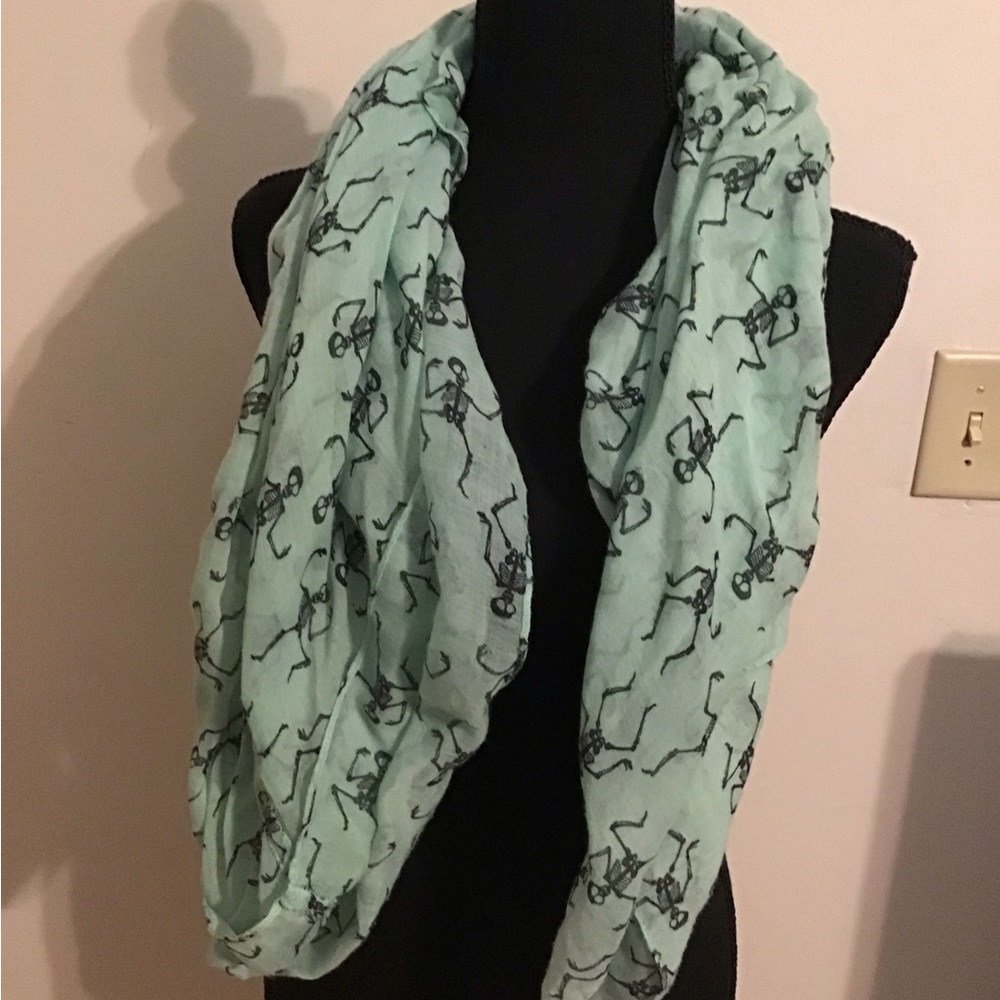 Mint Green Skeleton Patterned Women's Scarf